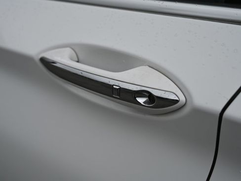 Used 2023 INFINITI QX50 Luxe AWD/4WD image 12