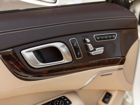 Used 2020 Mercedes-Benz SL 550 image 24