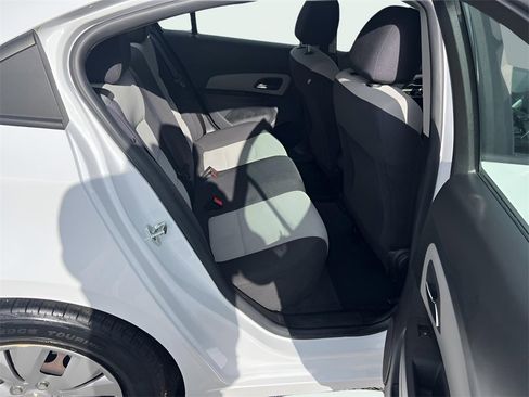 Used 2015 Chevrolet Cruze LS image 14