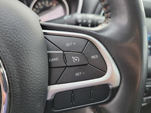 Used 2019 Jeep Compass Latitude image 24