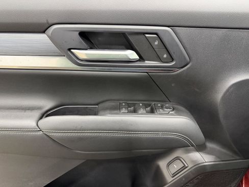 Used 2025 GMC Terrain Elevation w/ Elevation Premium Package image 8