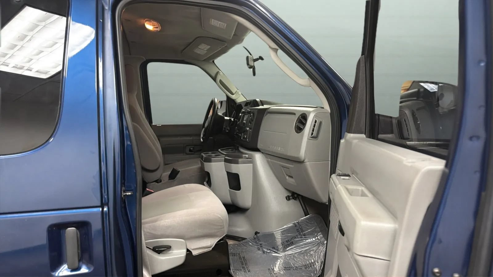 Used 2012 Ford E-350 and Econoline 350 XLT RWD image 21