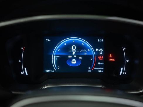 Used 2023 Toyota Corolla Cross XLE w/ Convenience Package FWD image 20