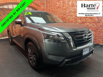 Used 2024 Nissan Pathfinder SV
