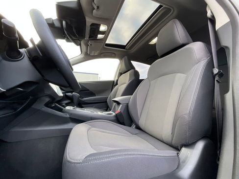 Used 2025 Subaru Crosstrek 2.0i Premium image 11