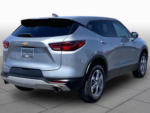 Used 2025 Chevrolet Blazer LT FWD image 13
