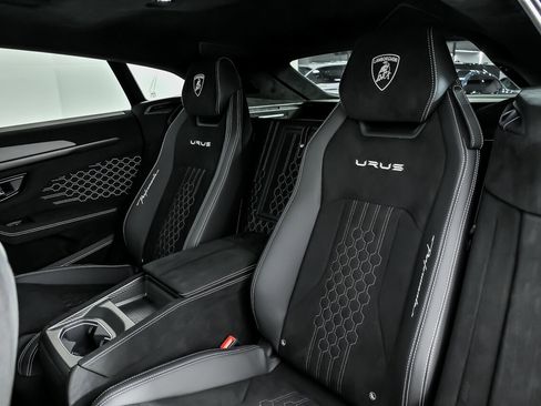 Used 2024 Lamborghini Urus Performante image 25