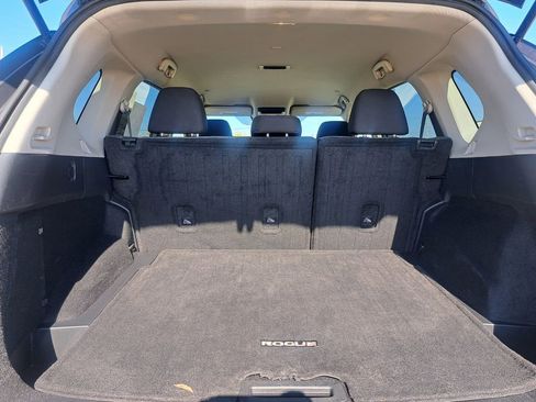 Used 2022 Nissan Rogue SV image 27