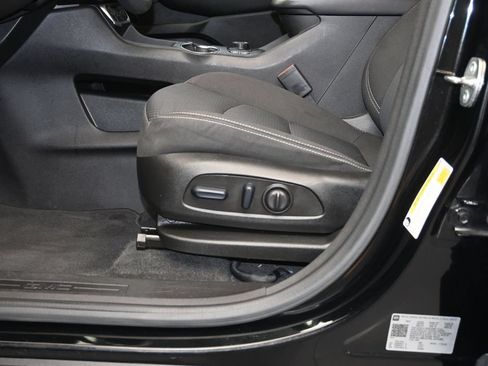 Certified 2024 GMC Terrain SLE w/ Driver Convenience Package FWD image 21