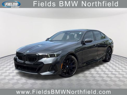 Used 2026 BMW 550e xDrive w/ Executive Package AWD/4WD image 1