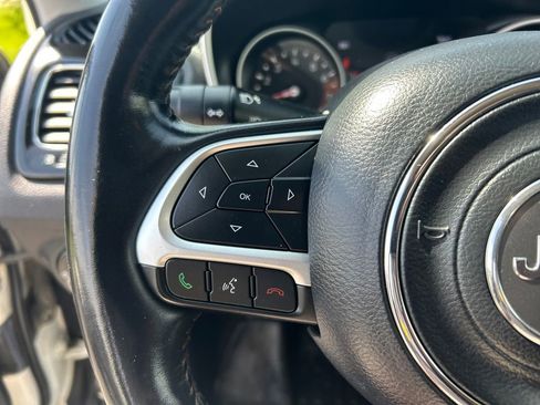 Used 2019 Jeep Compass Limited AWD/4WD image 23