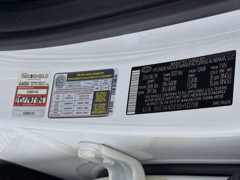 Used 2025 Hyundai Santa Cruz SE FWD image 29