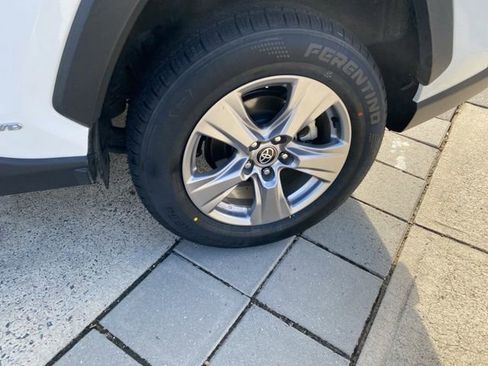 Used 2022 Toyota RAV4 XLE image 16