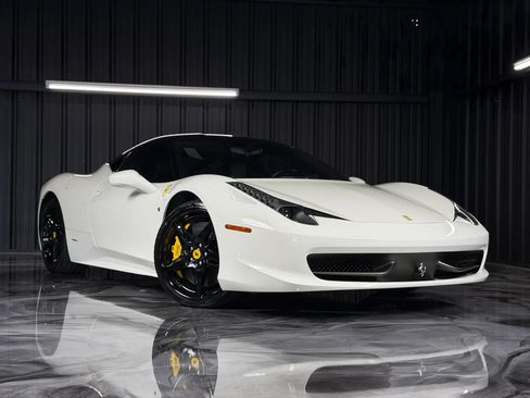 Used 2010 Ferrari 458 Italia Coupe RWD image 8