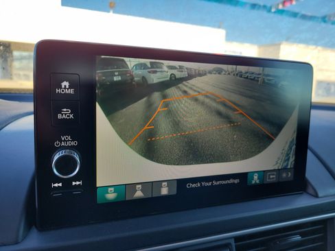 Used 2025 Honda Pilot EX-L image 25