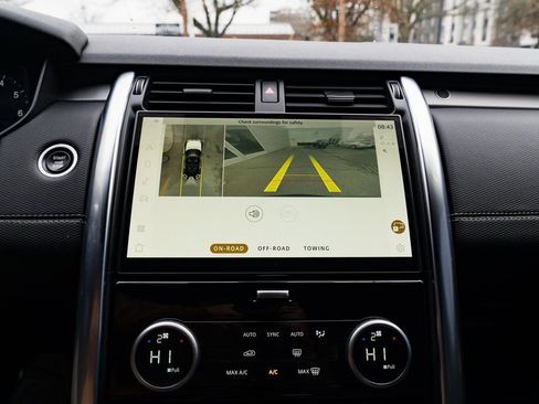 Used 2021 Land Rover Discovery S R-Dynamic image 18