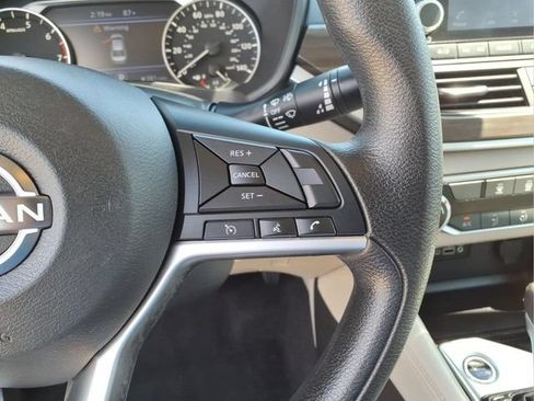Used 2023 Nissan Altima 2.5 SV FWD image 17