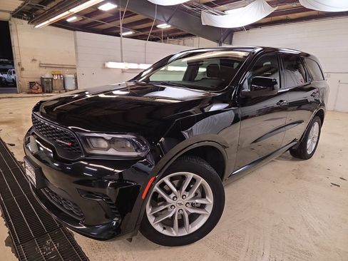 Certified 2025 Dodge Durango GT image 1