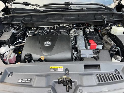 Used 2022 Toyota Highlander XLE image 17