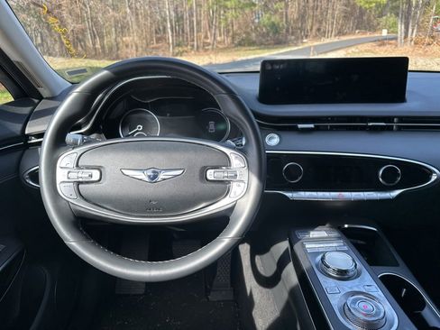 Used 2025 Genesis GV70 2.5T AWD/4WD image 12