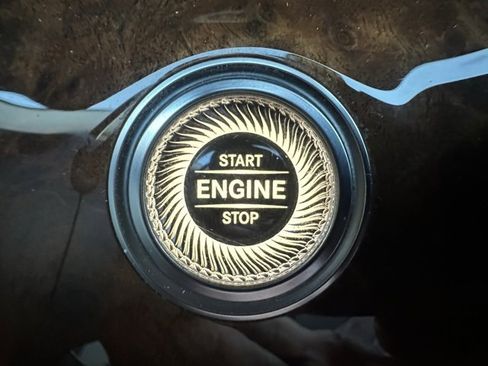 Certified 2018 Mercedes-Benz E 300 4MATIC image 18