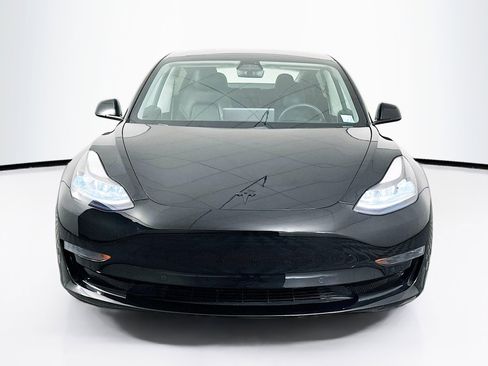 Used 2021 Tesla Model 3 Standard Range image 2