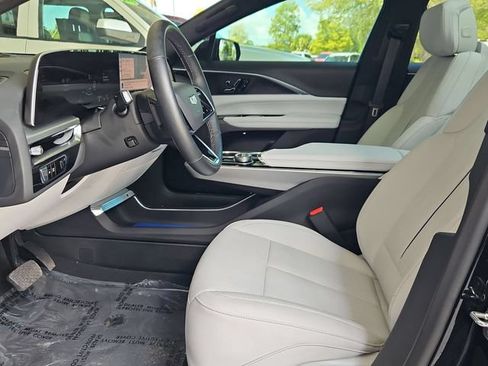Used 2025 Cadillac Lyriq Sport RWD image 22