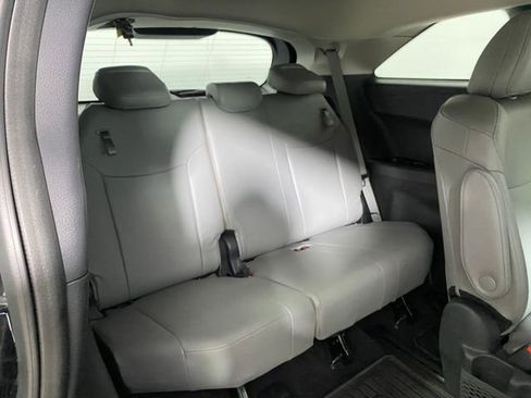 Used 2025 Toyota Sienna XLE image 11