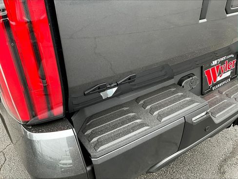 New 2026 Toyota Tundra Platinum AWD/4WD image 14