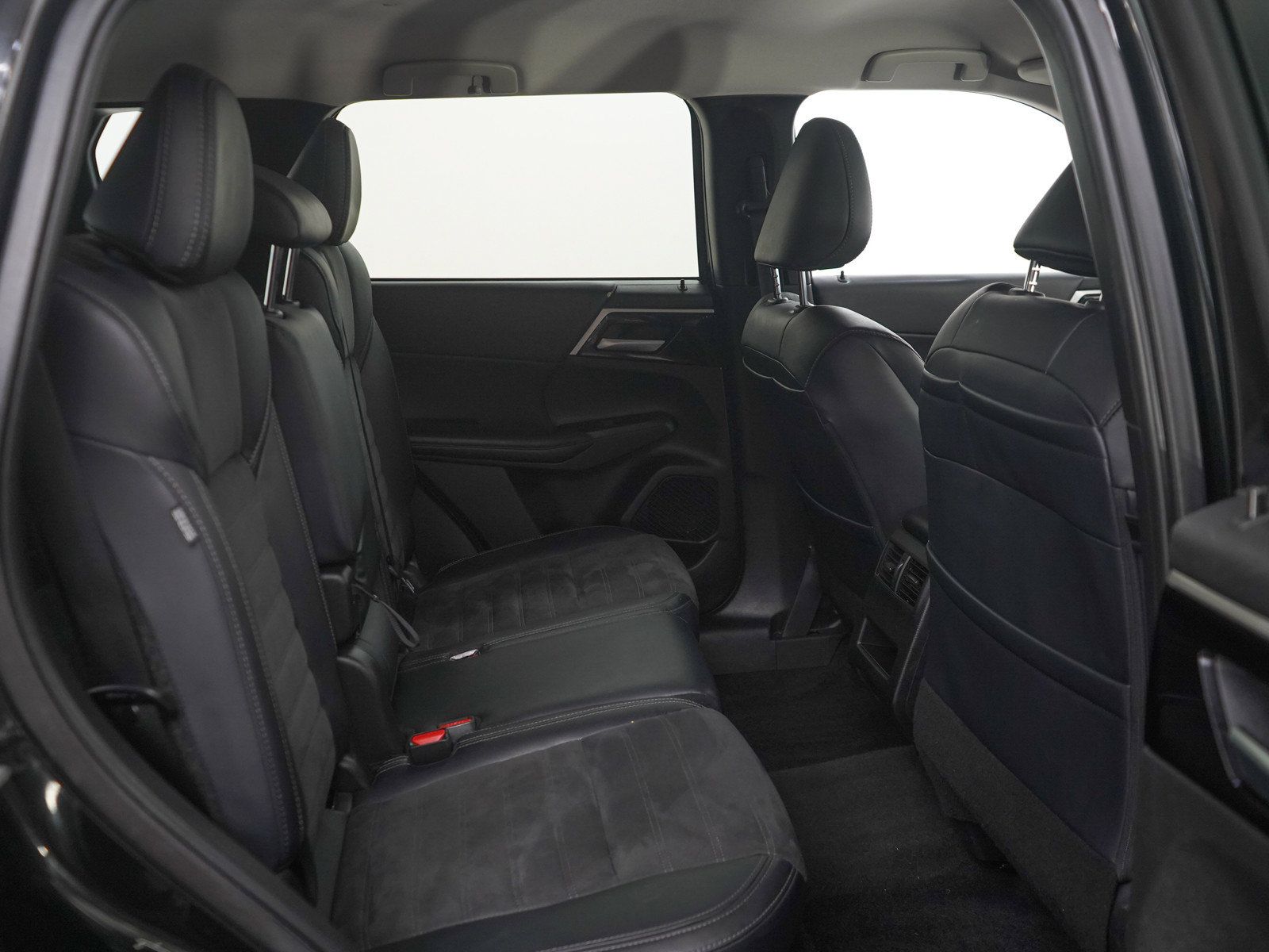 Used 2024 Mitsubishi Outlander SE AWD/4WD image 12