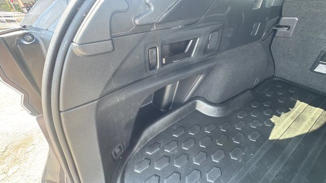 Used 2023 Subaru Outback Premium AWD/4WD image 21