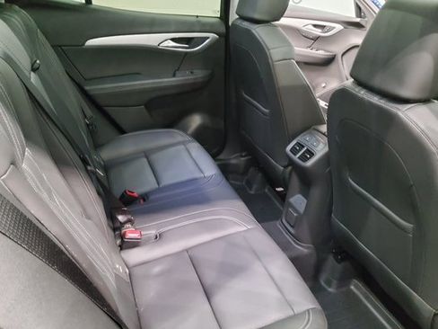 Used 2025 Buick Envision Avenir image 17