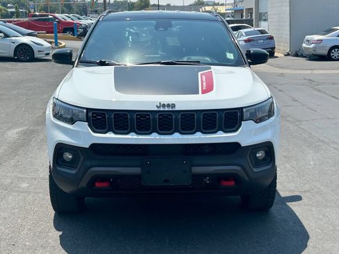 Used 2025 Jeep Compass Trailhawk AWD/4WD image 11