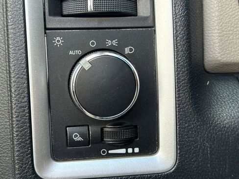 Used 2011 RAM 1500 Classic SLT AWD/4WD image 16