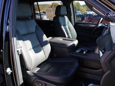 Used 2023 Chevrolet Suburban RST image 11