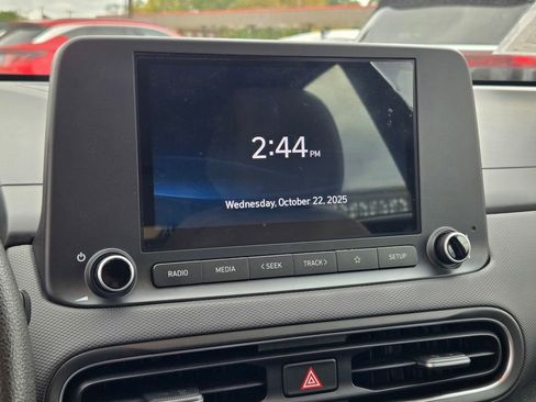 Certified 2022 Hyundai Kona SE image 30