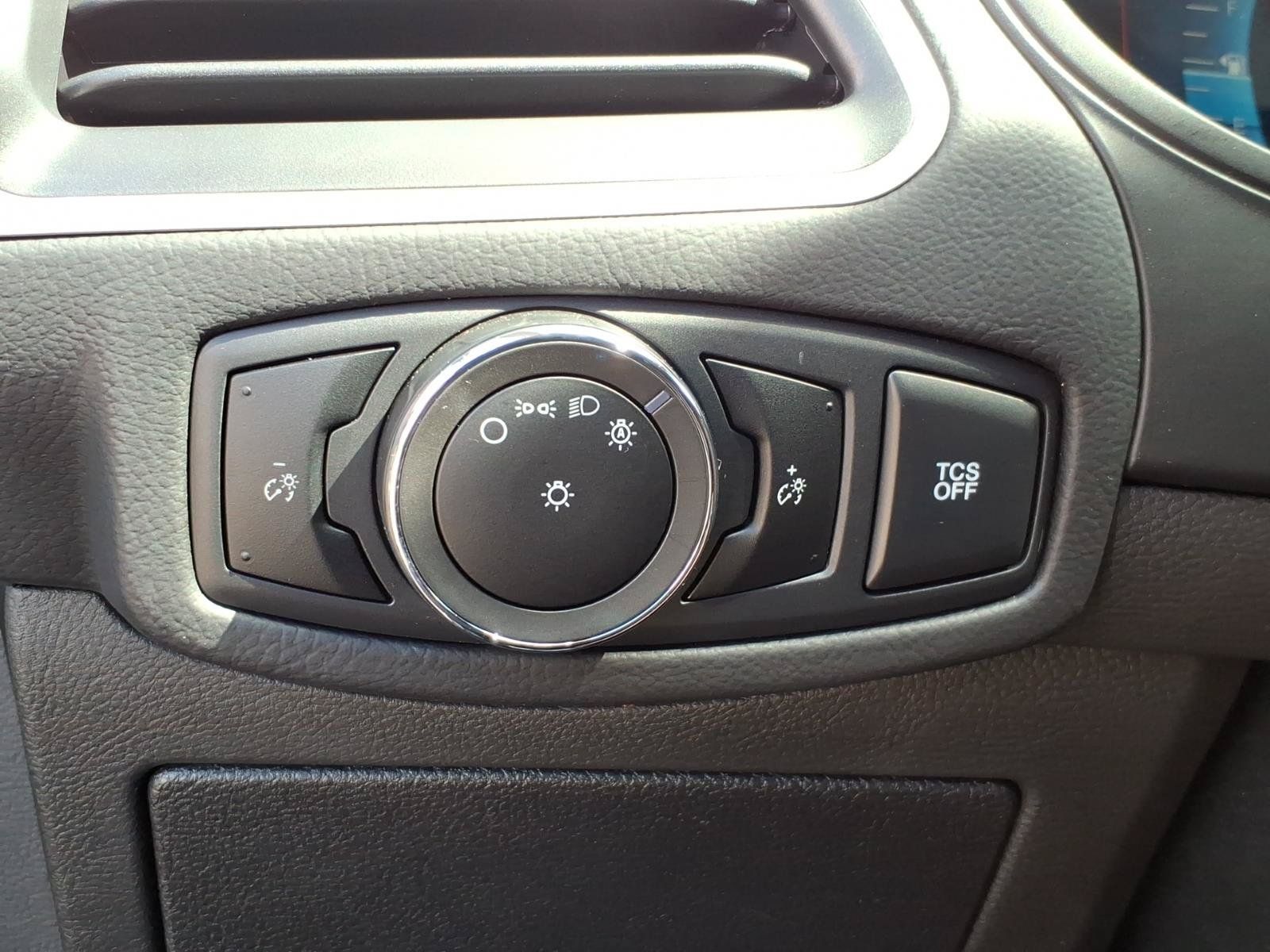 Used 2023 Ford Edge SE w/ Black Appearance Package AWD/4WD image 13