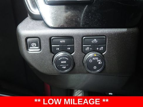 Used 2025 Chevrolet Silverado 1500 LT AWD/4WD image 25