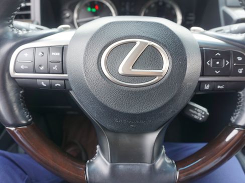 Used 2018 Lexus LX 570 4WD w/ Luxury Package image 9