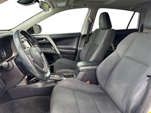 Used 2017 Toyota RAV4 XLE w/ Carpet Mat Package AWD/4WD image 9