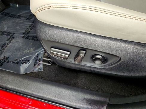 Used 2023 Toyota RAV4 XLE Premium image 12