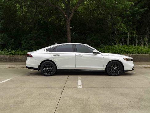 Used 2024 Honda Accord EX-L image 10