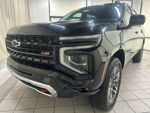 Certified 2025 Chevrolet Suburban Z71 image 12