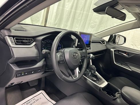 Used 2025 Toyota RAV4 XLE w/ Convenience Package image 15