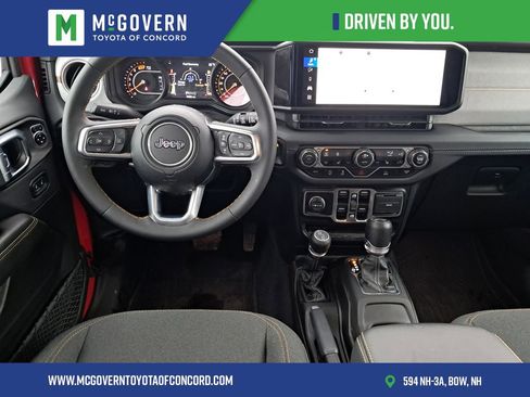 Used 2024 Jeep Wrangler Sahara image 13