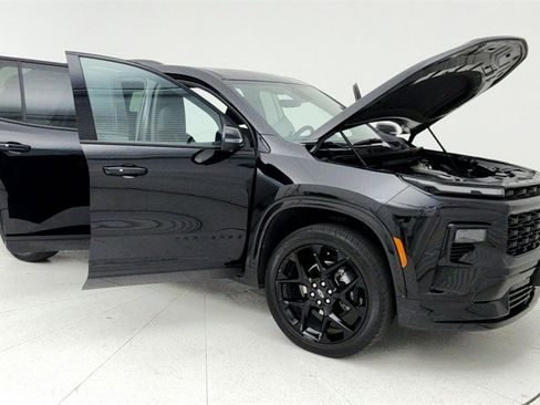 Used 2025 Chevrolet Traverse RS w/ LPO, Floor Liner Package image 13