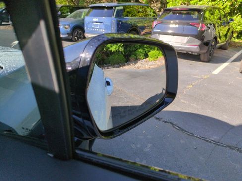 Used 2023 Kia Sorento S w/ Panoramic Sunroof Package FWD image 47