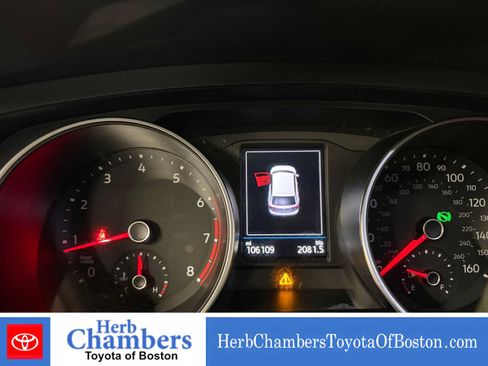 Used 2018 Volkswagen Tiguan SE w/ Panoramic Sunroof Package AWD/4WD image 5