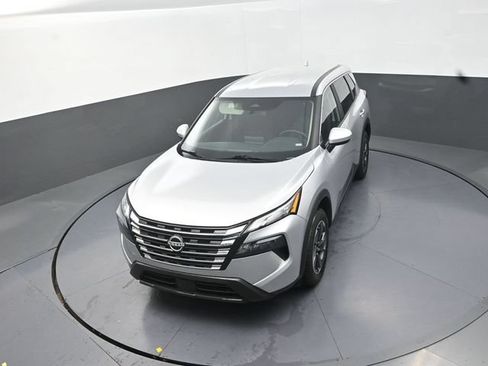 Used 2025 Nissan Rogue SV FWD image 25