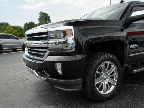 Used 2018 Chevrolet Silverado 1500 High Country AWD/4WD image 18